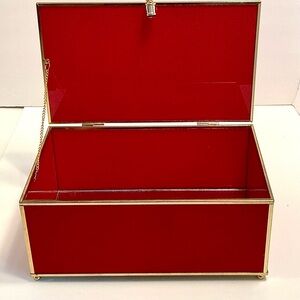 Spring Sale🌼 Jewelry treasure box red velvet 11x7x5” EUC mirrored glass 🎁